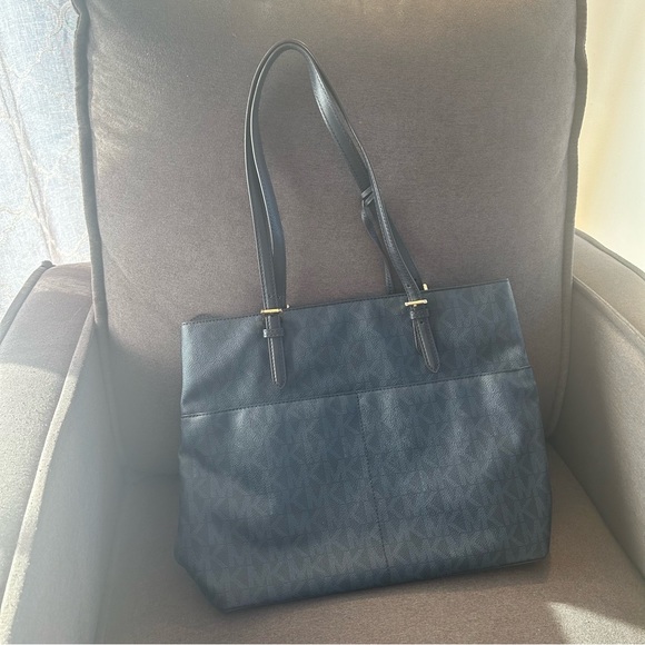 Michael Kors Women’s Large Blue Leather Tote Bag - Picture 2 of 10